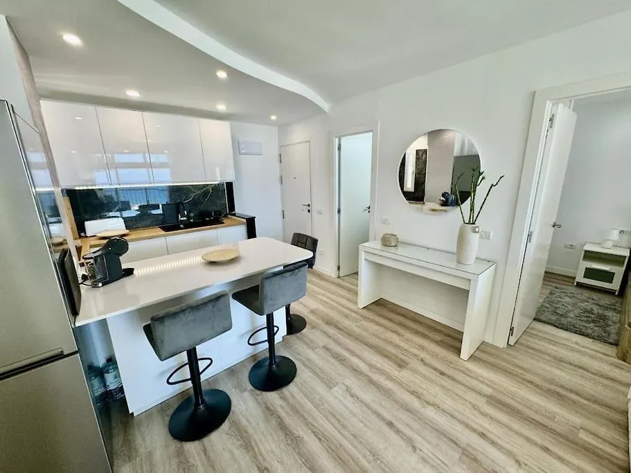 Amazing Apartment In Las Americas Playa de las Americas